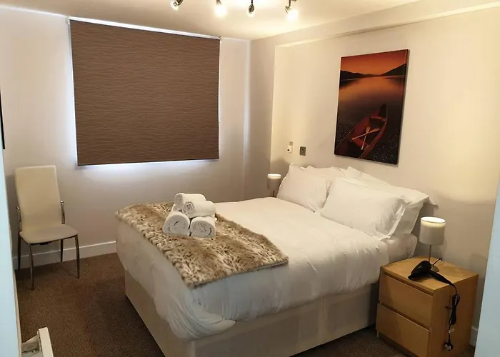 Birmingham Garnet 3-Bedroom Apartment City Centre